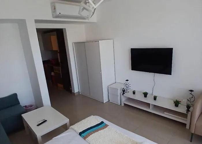 In G Cribs Alpesi faház Gurdaka