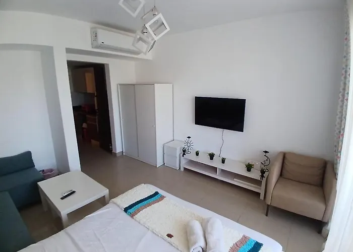 In G Cribs *