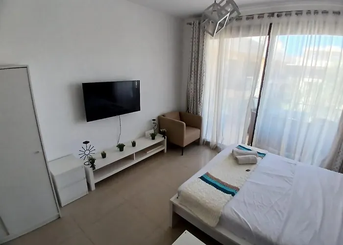 In G Cribs *